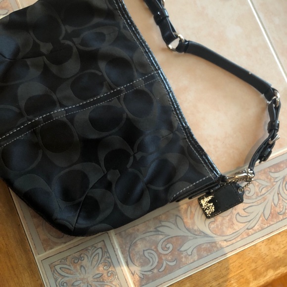 Authentic Coach bag - Picture 2 of 5